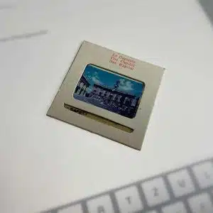 Dias günstig digitalisieren: Ein Dia auf einem iPad