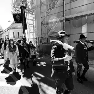 Argentum App - ein Bild eines Festumzugs.