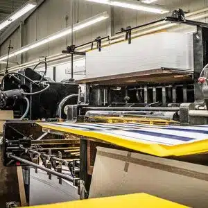 Druckmaschine in der Hausdruckerei